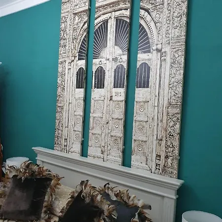 Acogedor * 加的斯